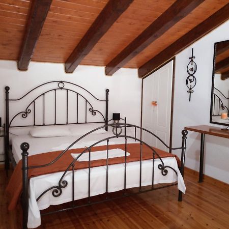 Iron House Apartment Агиос Георгиос Екстериор снимка