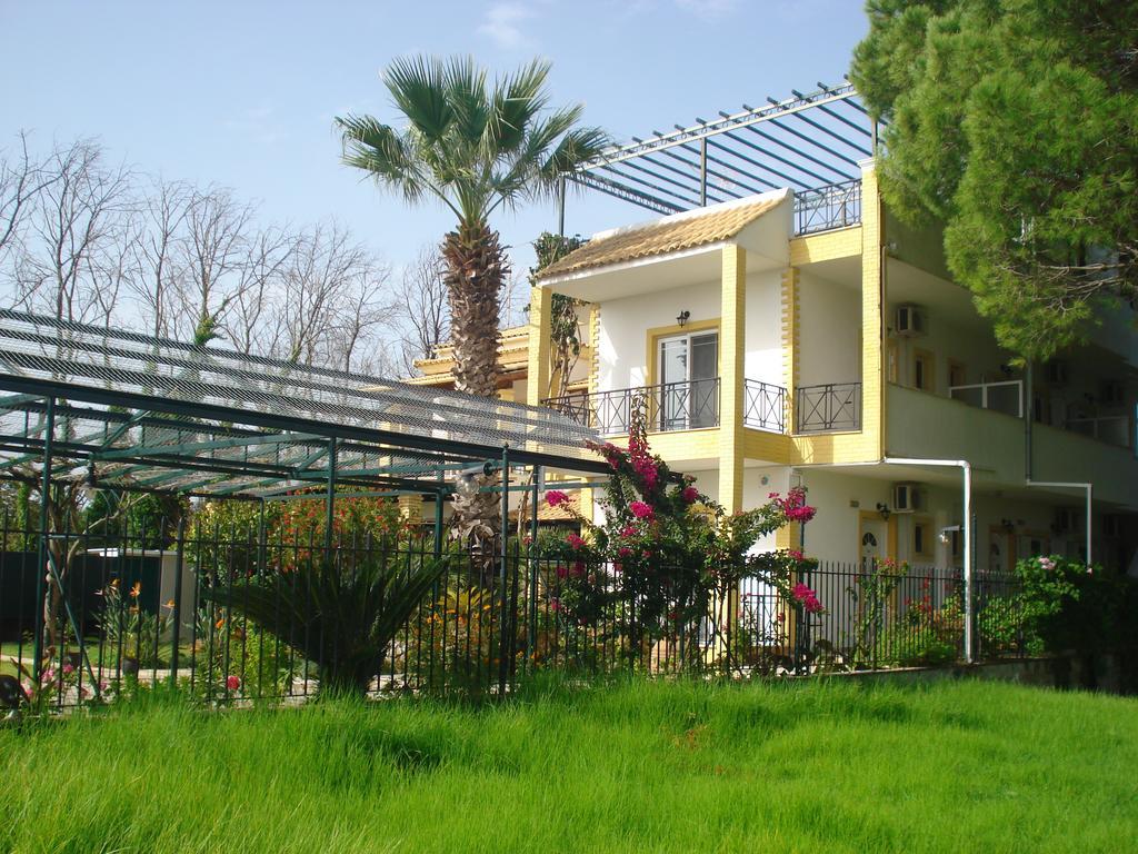 Iron House Apartment Агиос Георгиос Екстериор снимка