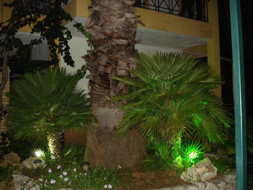Iron House Apartment Агиос Георгиос Екстериор снимка