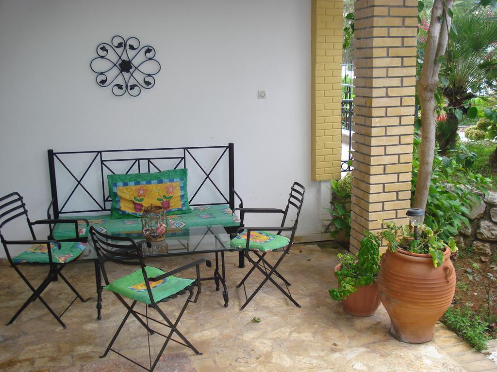 Iron House Apartment Агиос Георгиос Екстериор снимка