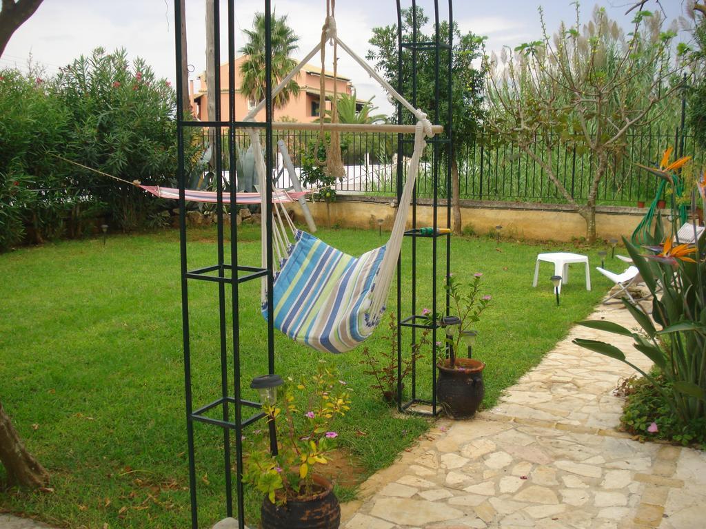 Iron House Apartment Агиос Георгиос Екстериор снимка