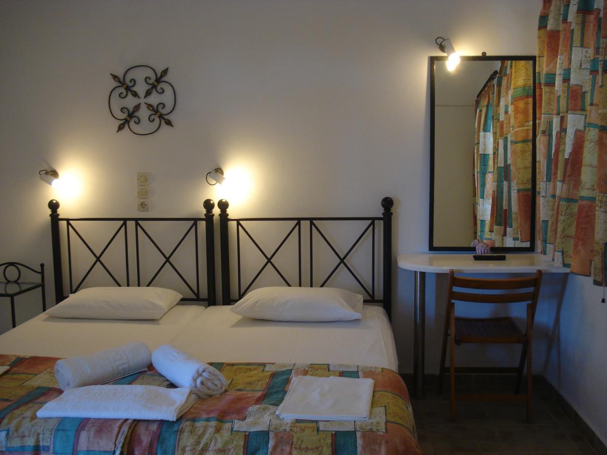 Iron House Apartment Агиос Георгиос Екстериор снимка