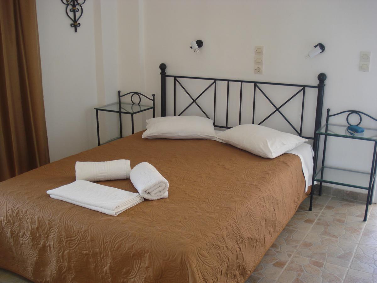 Iron House Apartment Агиос Георгиос Екстериор снимка