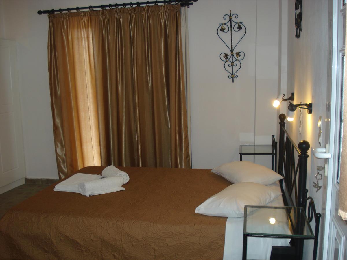 Iron House Apartment Агиос Георгиос Екстериор снимка